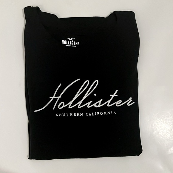 NWOT Hollister Black Embroidery Center Front T-shirt, Juniors Large - Picture 6 of 6